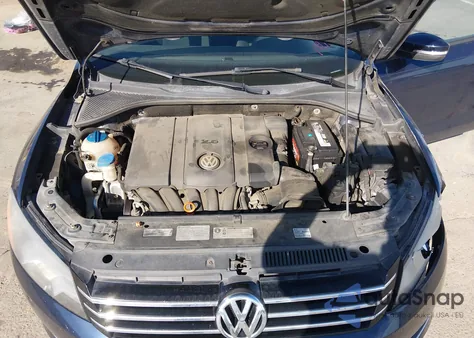 2013 Volkswagen Passat 2.5L S z USA, uszkodzony, nr VIN 1VWAP7A38DC052012